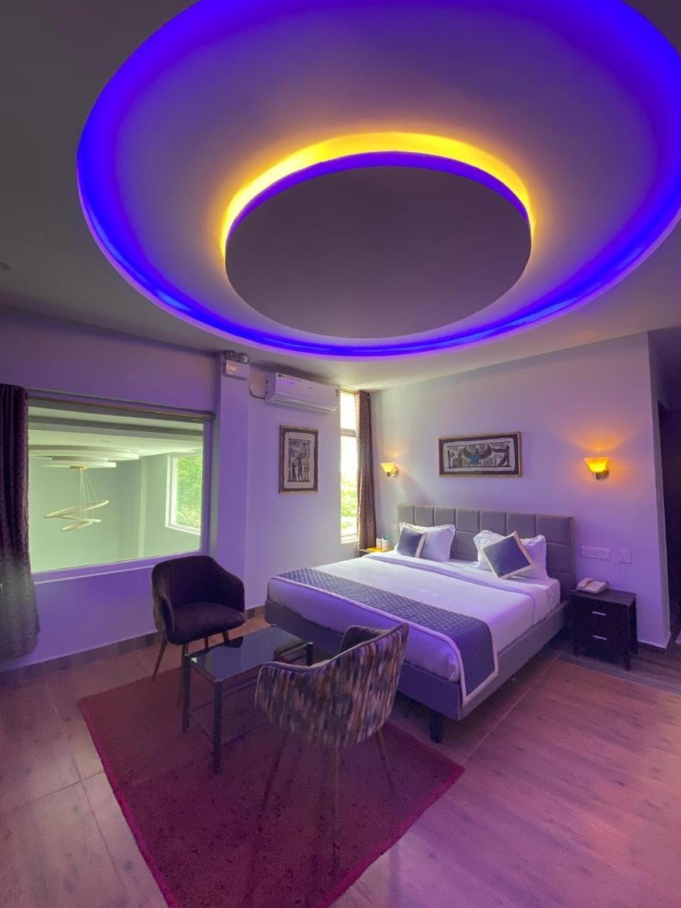 Montecarlo Hotel مهاباليبورام المظهر الخارجي الصورة